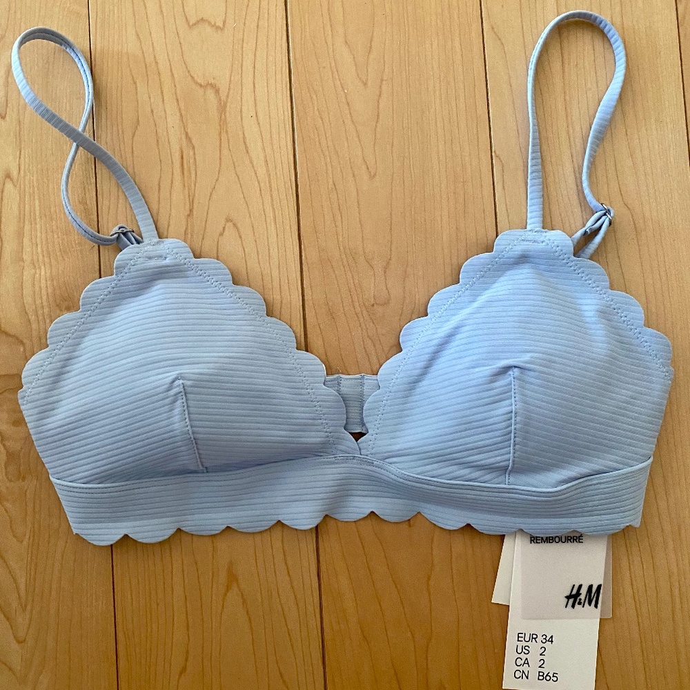 NWT H&M Scallop Edge Bikini Top